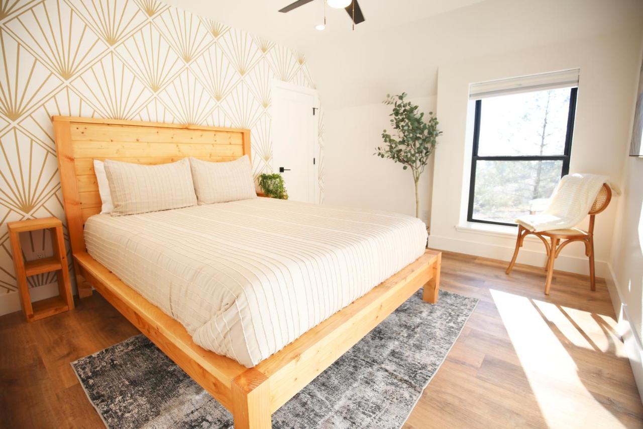 Вилла High End A-Frame - Hot Tub - Awesome Views - Yosemite - Electric Vehicle Friendly - Sleeps 10 Окхерст Экстерьер фото
