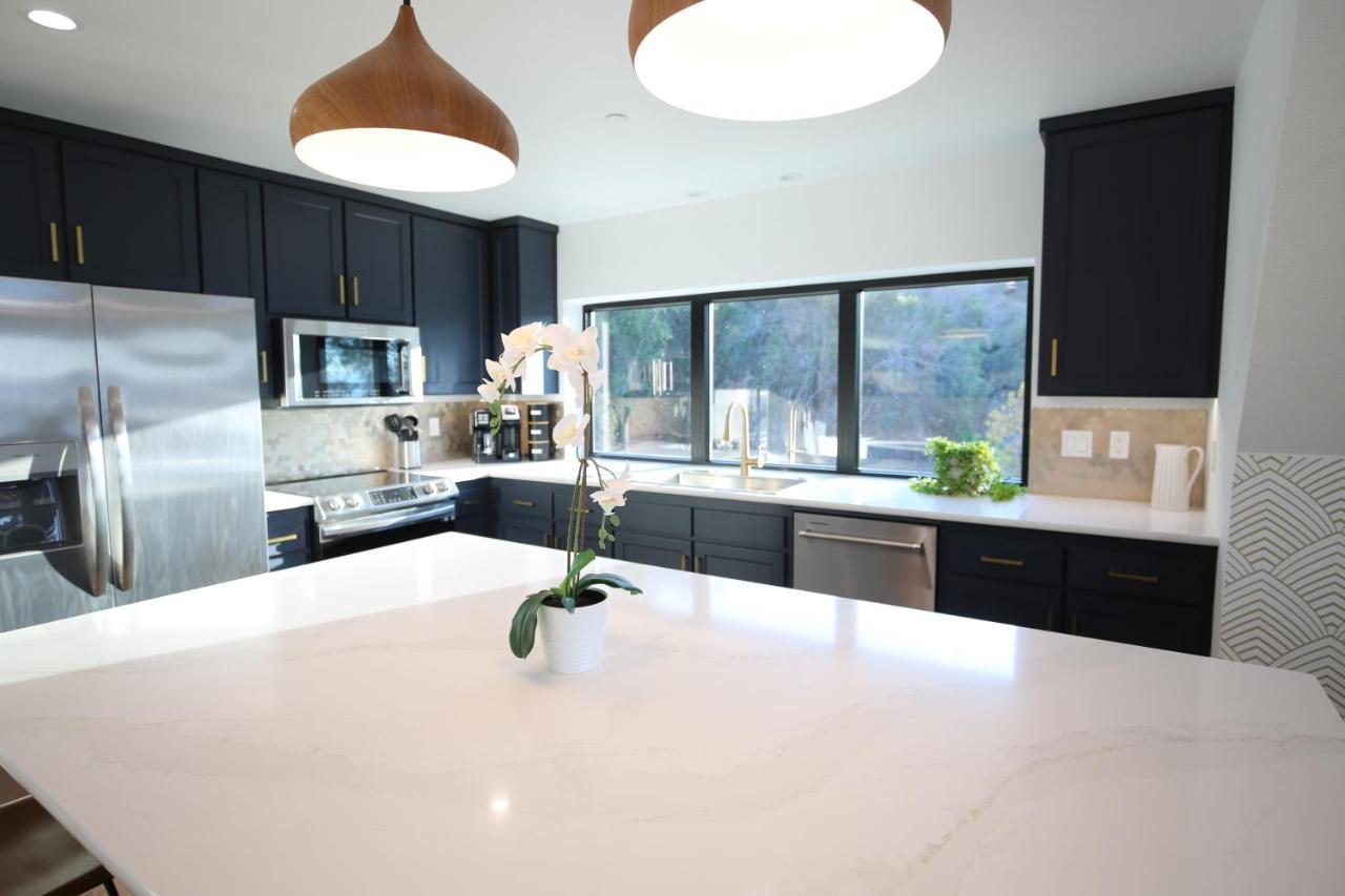 Вилла High End A-Frame - Hot Tub - Awesome Views - Yosemite - Electric Vehicle Friendly - Sleeps 10 Окхерст Экстерьер фото